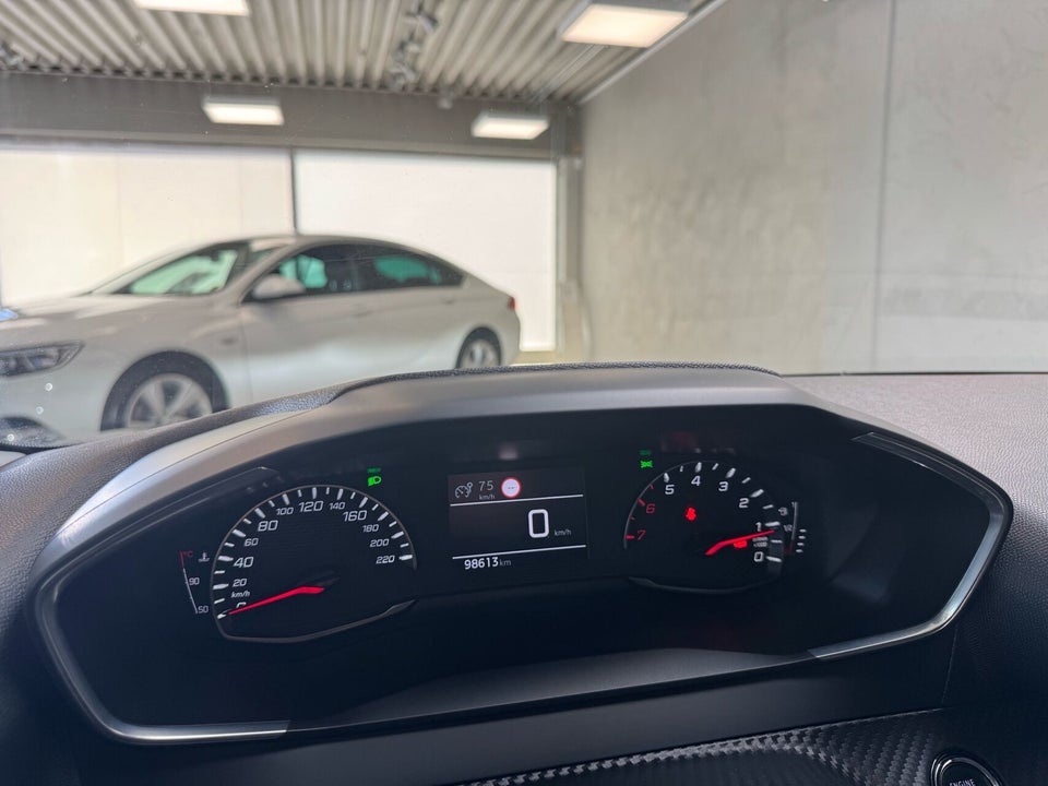 Peugeot 208 1,2 PureTech 100 Evolution 5d