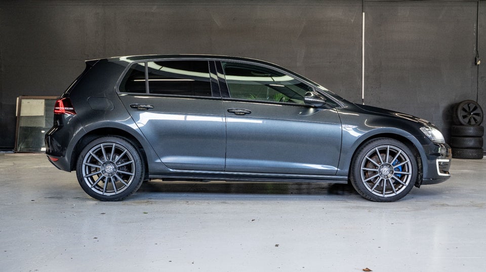 VW Golf VII 1,4 GTE Highline DSG 5d