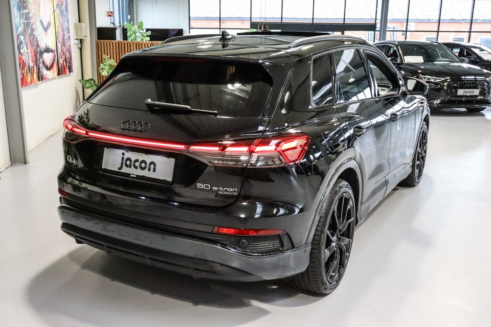 Audi Q4 e-tron 50 S-line quattro 5d