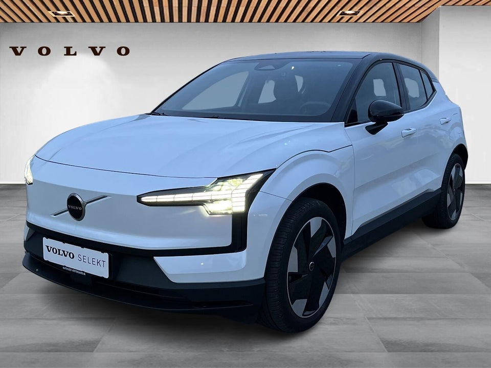 Volvo EX30 Extended Range Plus 5d