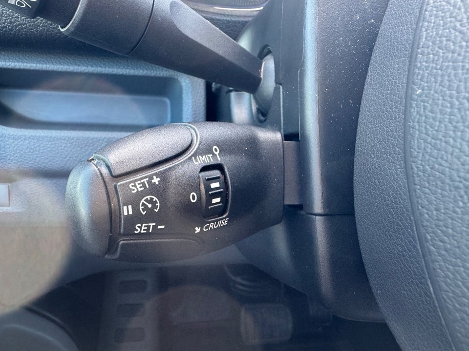 Peugeot e-Expert 75 L2 Plus Van