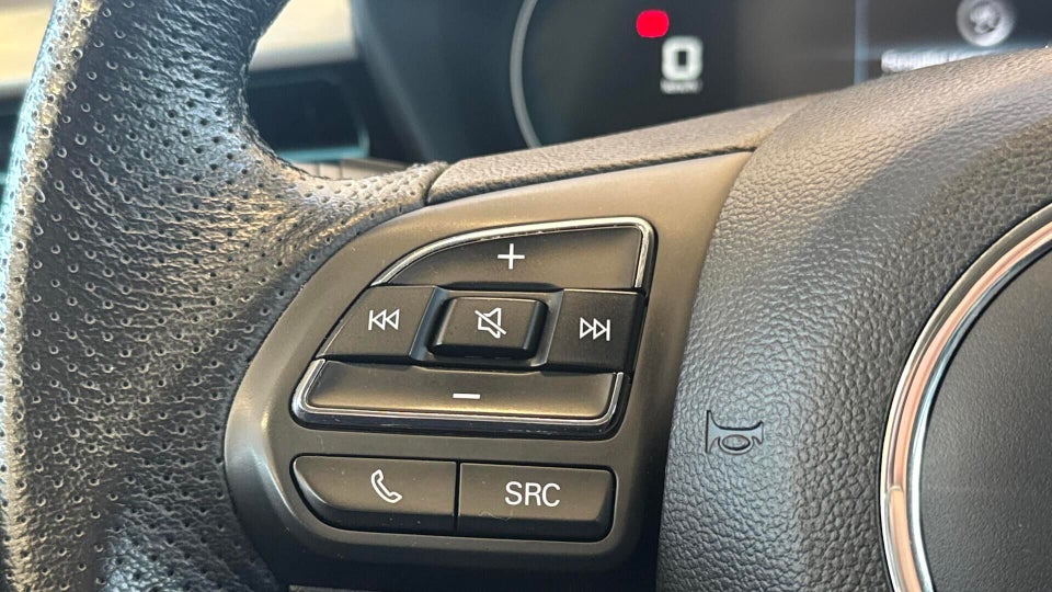 MG MG5 61 Luxury 5d