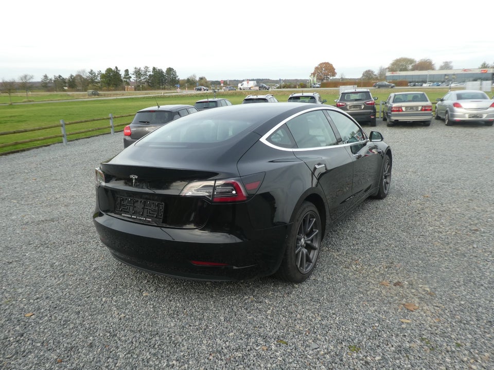 Tesla Model 3 Standard Range+ RWD 4d