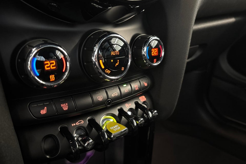 MINI Cooper SE Classic Trim 3d