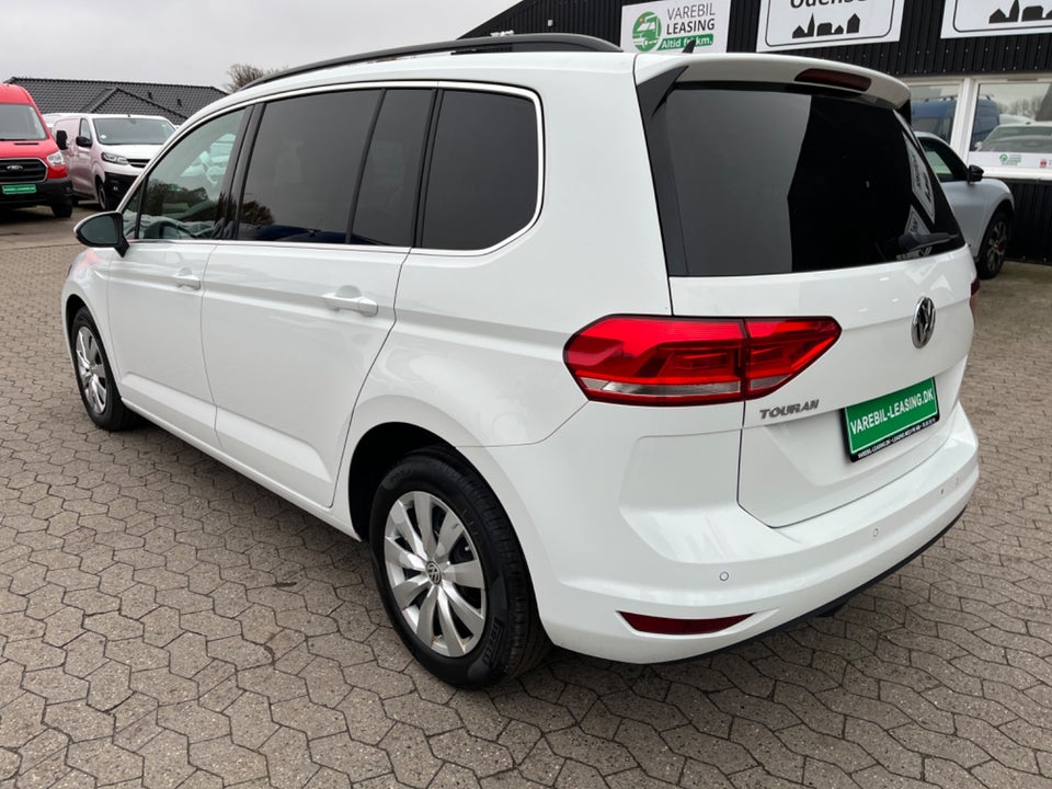 VW Touran 2,0 TDi 115 Highline DSG Van 5d