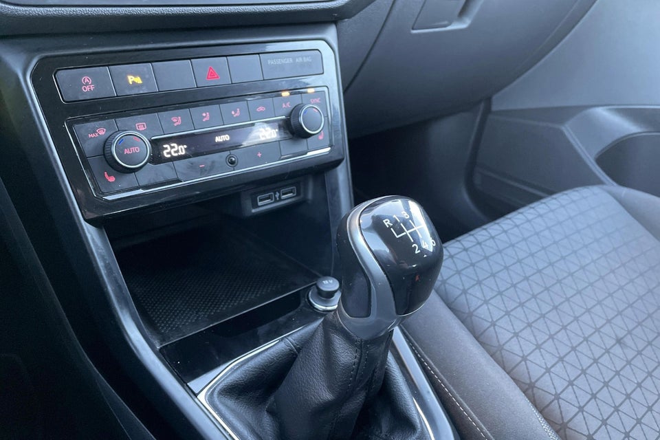 VW T-Cross 1,0 TSi 115 Life Team 5d