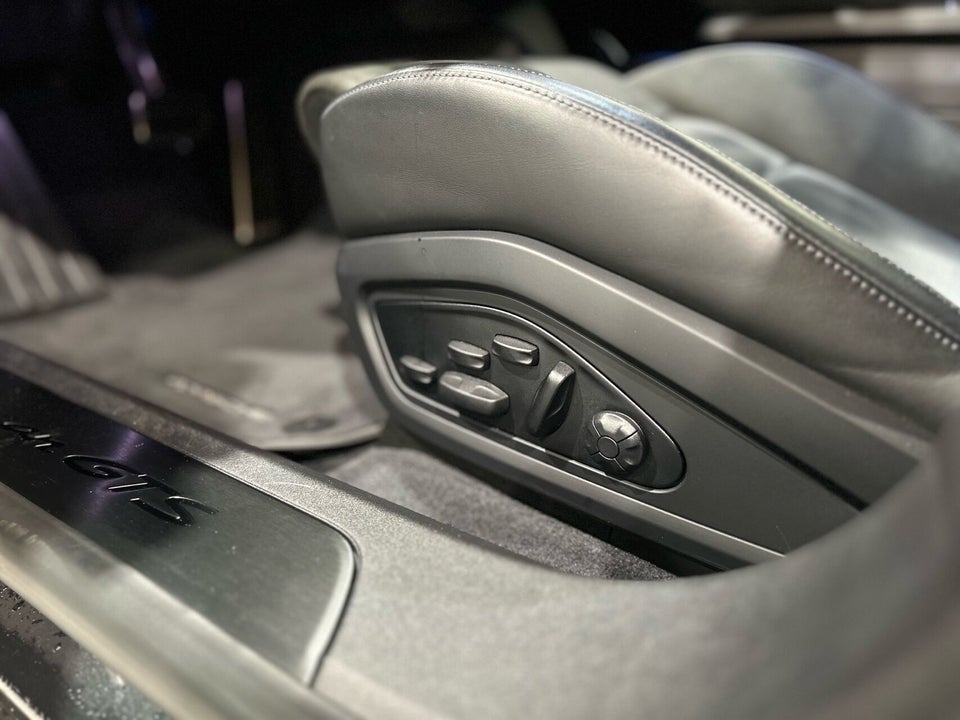 Porsche Taycan GTS Performance+  4d