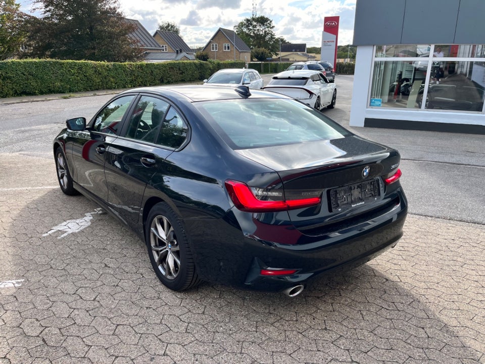 BMW 320d 2,0 Connected aut. 4d