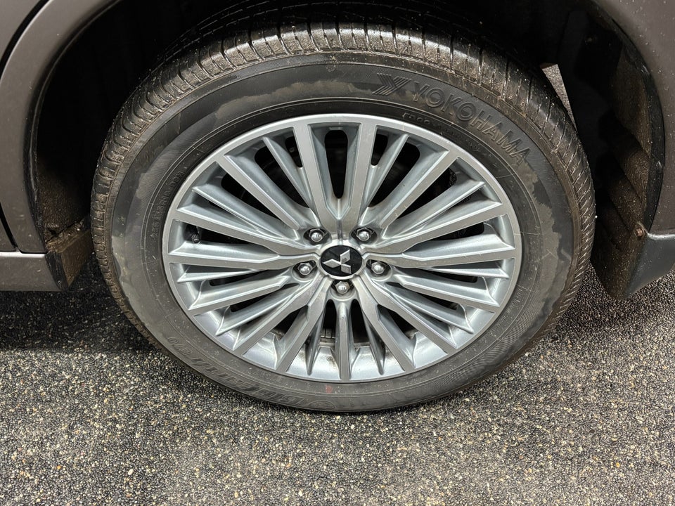 Mitsubishi Outlander 2,4 PHEV Intense CVT 4WD 5d