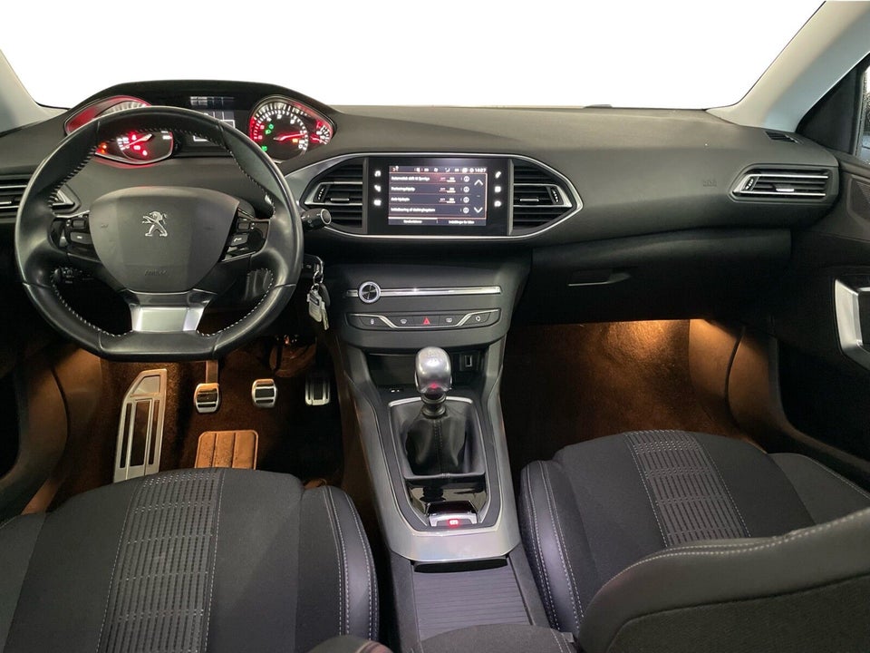 Peugeot 308 1,5 BlueHDi 130 Infinity SW 5d