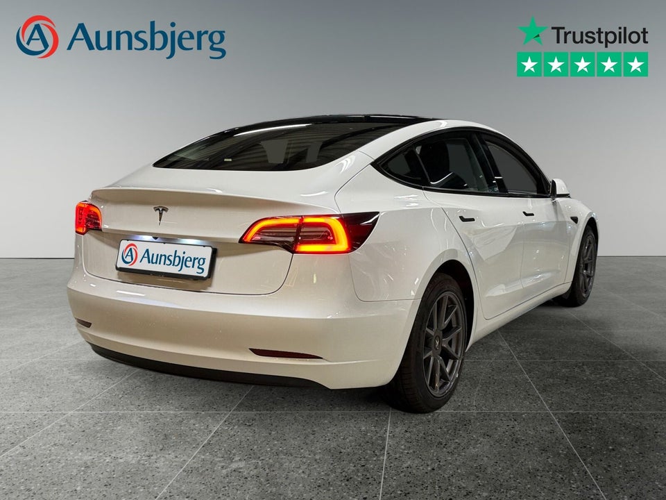 Tesla Model 3 RWD 4d