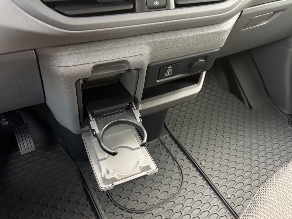 VW Transporter 2,0 TDi 150 Comfort Kassevogn LWB