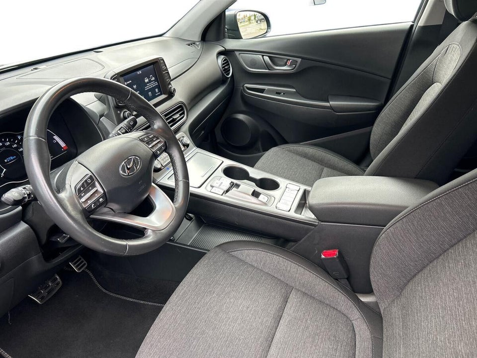 Hyundai Kona 64 EV Essential 5d