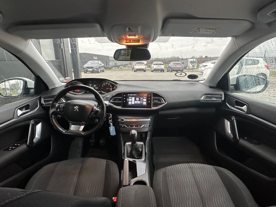 Peugeot 308 1,2 e-THP 110 Active SW 5d