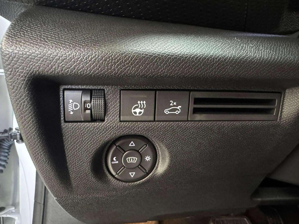 Citroën ë-C4 X 50 Shine 4d