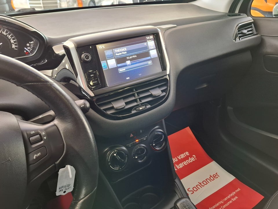 Peugeot 208 1,6 BlueHDi 100 Chili Sky 5d