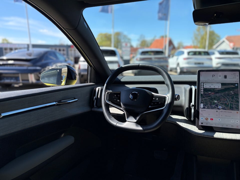 Volvo EX30 Extended Range Plus 5d