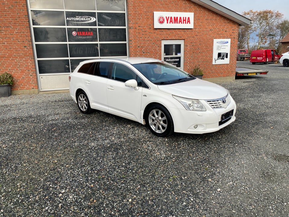 Toyota Avensis 2,2 D-CAT 177 T4 stc. 5d