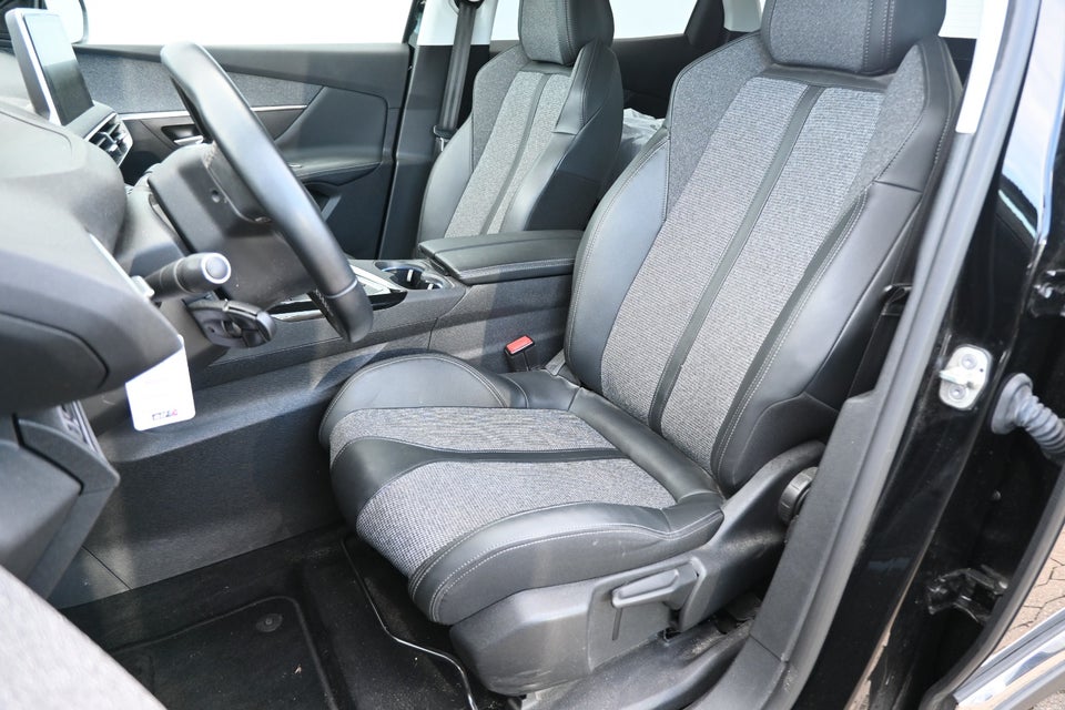 Peugeot 3008 1,2 PureTech 130 Allure 5d