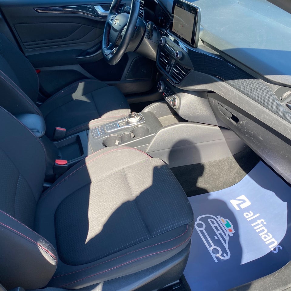 Ford Focus 1,0 EcoBoost ST-Line stc. aut. 5d