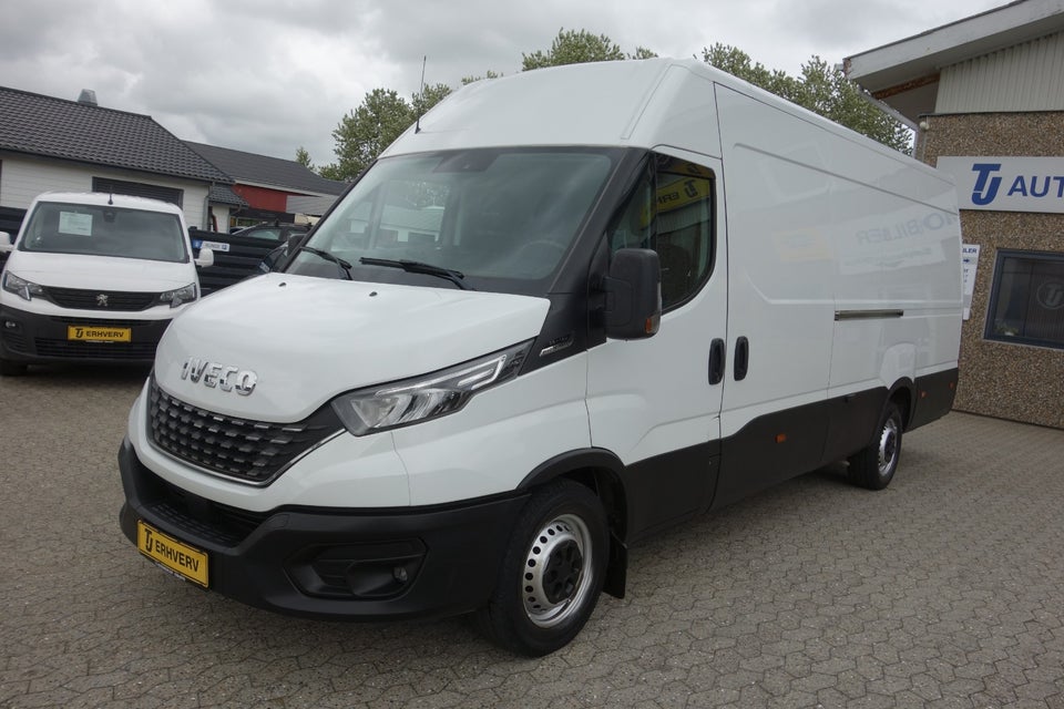 Iveco Daily 2,3 35S16 16m³ Van AG8