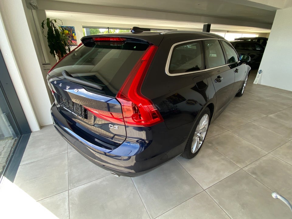 Volvo V90 2,0 D3 150 Momentum 5d