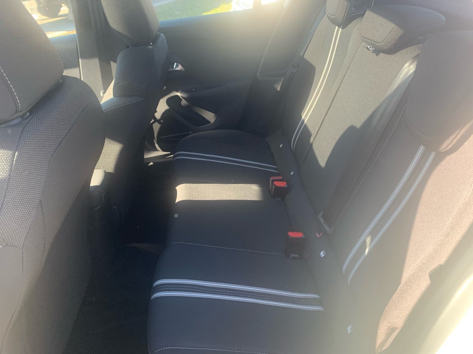 Opel Corsa 1,2 T 100 GS 5d