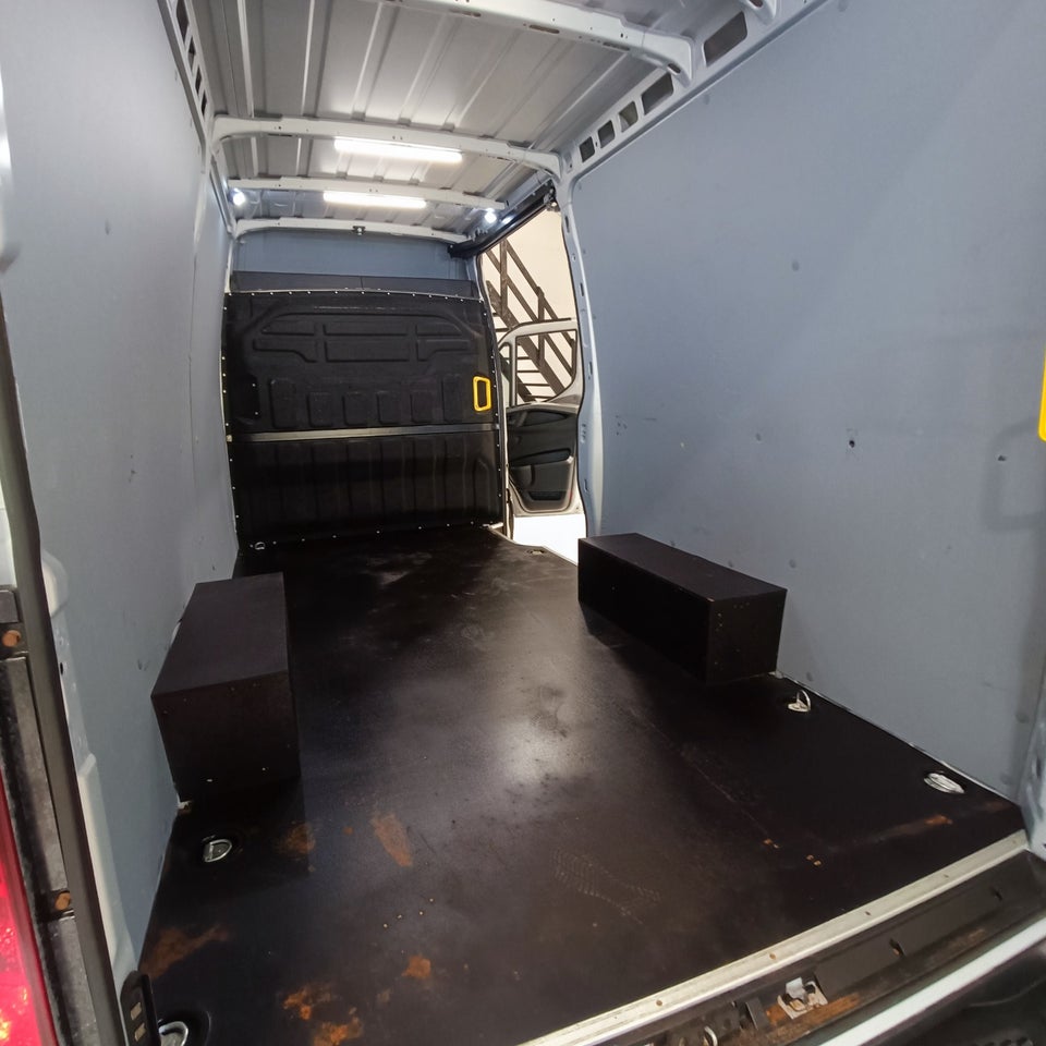Iveco Daily 3,0 35S21 12m³ Van AG8