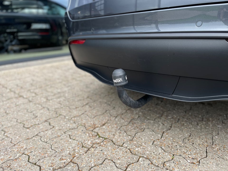 Tesla Model Y Long Range AWD 5d