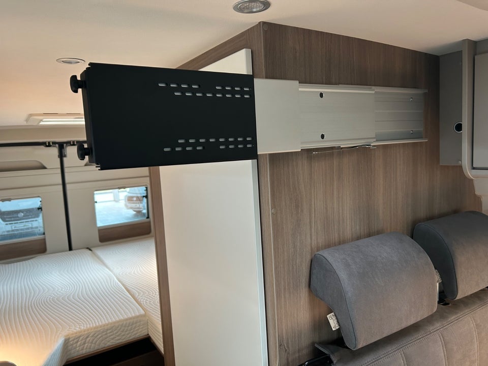 Carado CV602 PRO 2,2 JTD 140 aut. 3d