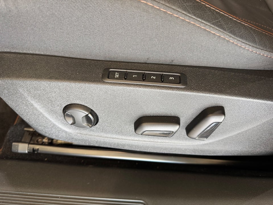 Skoda Enyaq 80 iV Suite 5d