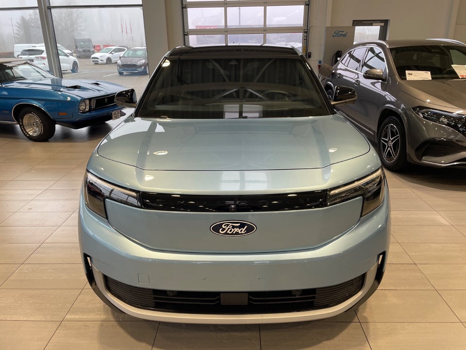 Ford Explorer 77 Premium Extended Range 5d