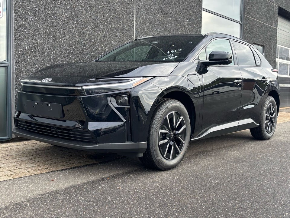 Toyota bZ4X 73 Active Tech 5d