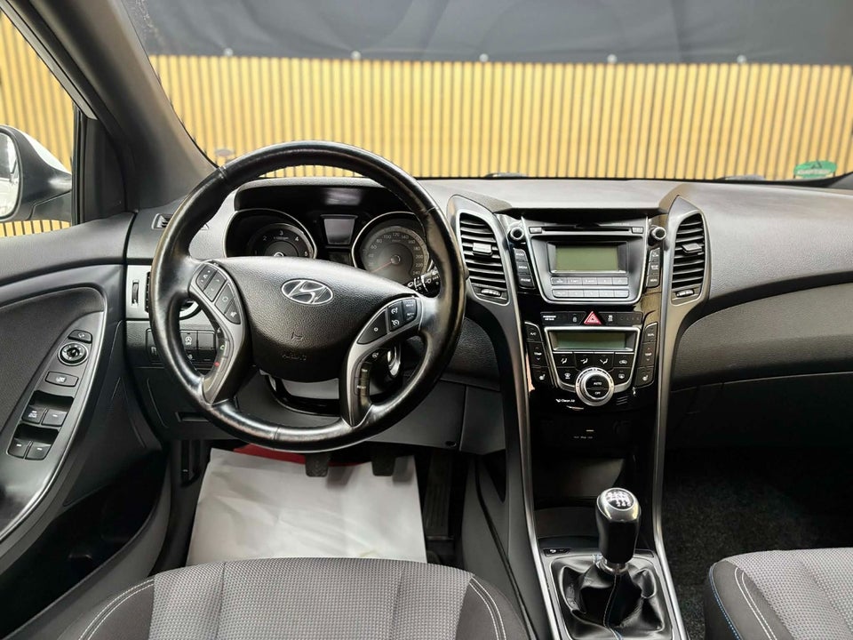 Hyundai i30 1,6 CRDi 110 5d
