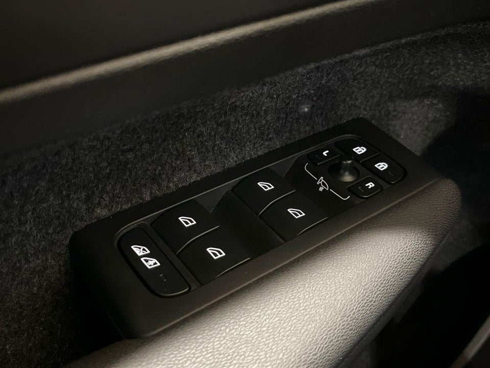 Volvo XC40 P6 ReCharge Core 5d