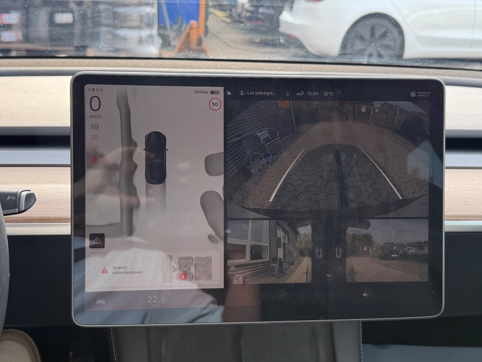 Tesla Model 3 Long Range RWD 4d