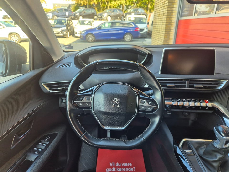 Peugeot 5008 1,2 e-THP 130 Active 7prs 5d