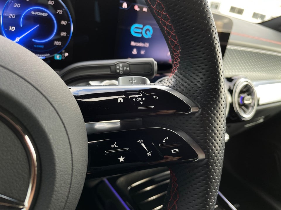 Mercedes EQB250+ AMG Line 5d