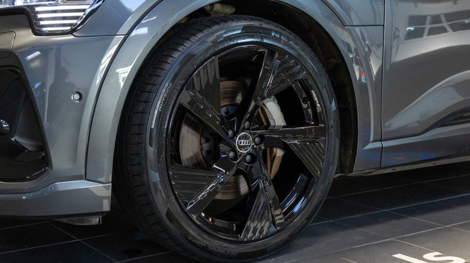 Audi e-tron 55 S-line quattro 5d