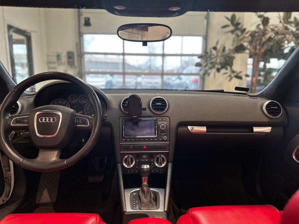 Audi A3 1,8 TFSi Attraction Cabriolet S-tr 2d