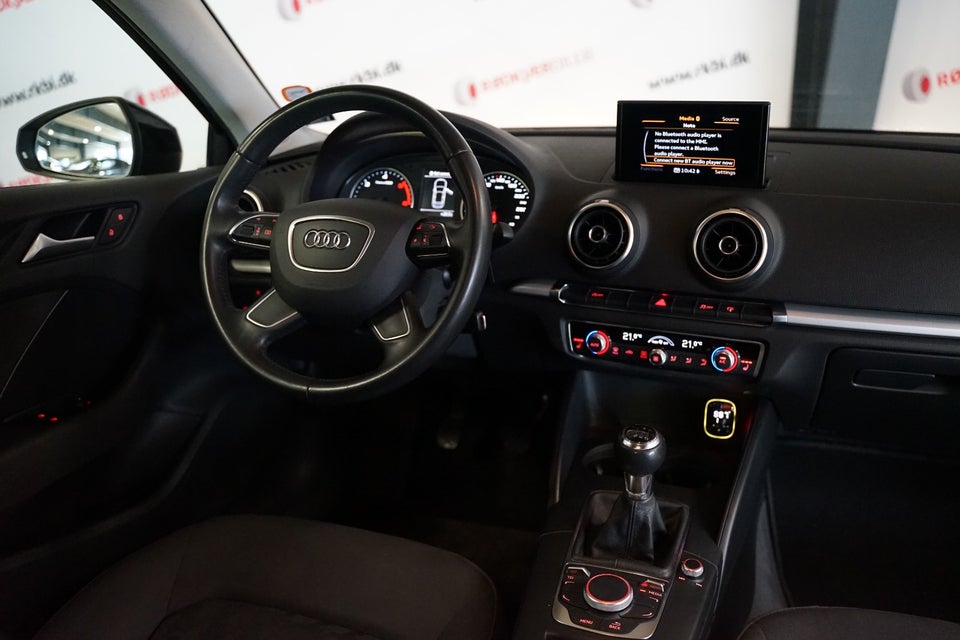 Audi A3 1,6 TDi 110 Attraction 3d