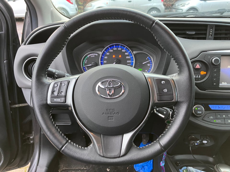 Toyota Yaris 1,5 Hybrid H1 e-CVT 5d