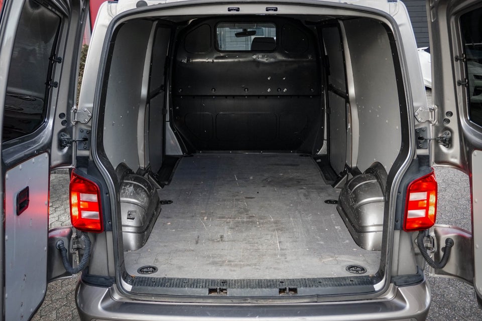 VW Transporter 2,0 TDi 204 Kassevogn DSG lang