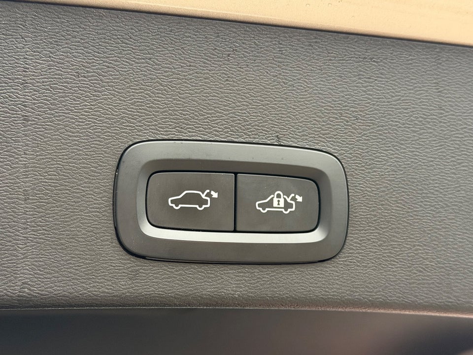 Volvo XC40 P6 ReCharge Core 5d