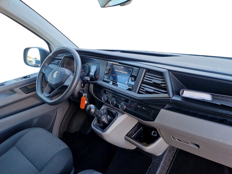 VW Transporter 2,0 TDi 110 Kassevogn lang