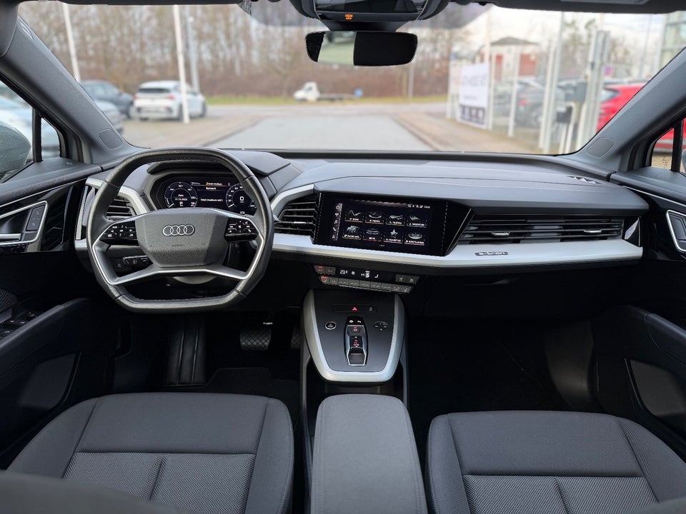 Audi Q4 e-tron 45 Advance quattro 5d