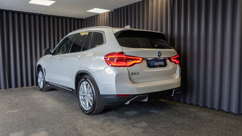 BMW iX3 Charged 5d