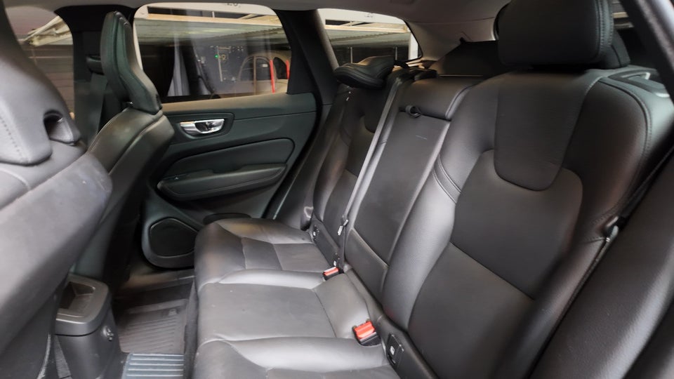 Volvo XC60 2,0 T8 ReCharge Inscription aut. AWD 5d