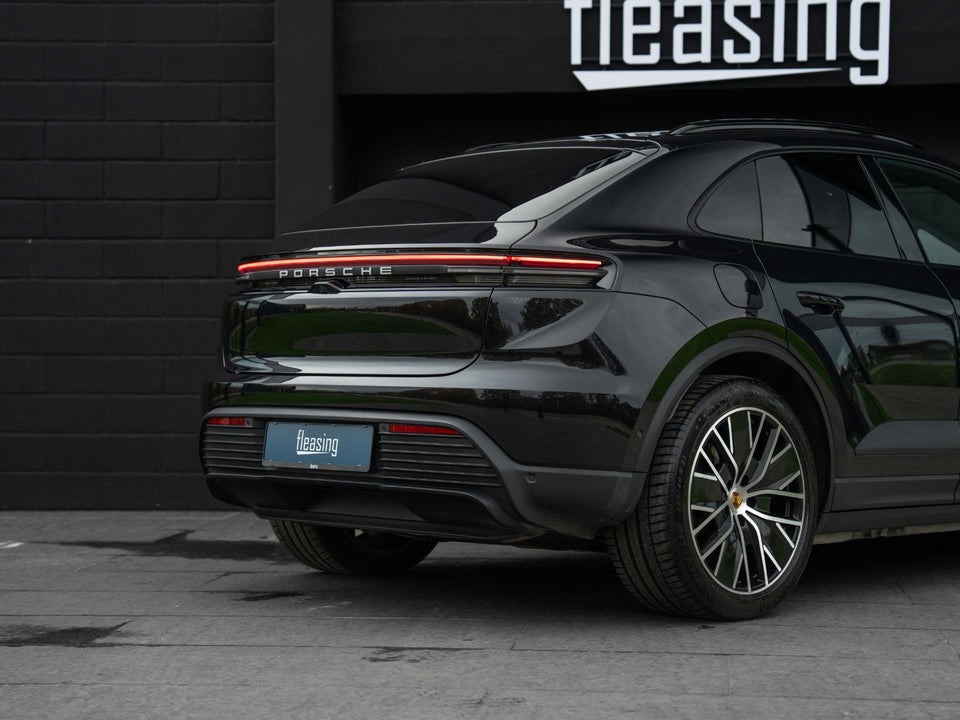 Porsche Macan 4 5d