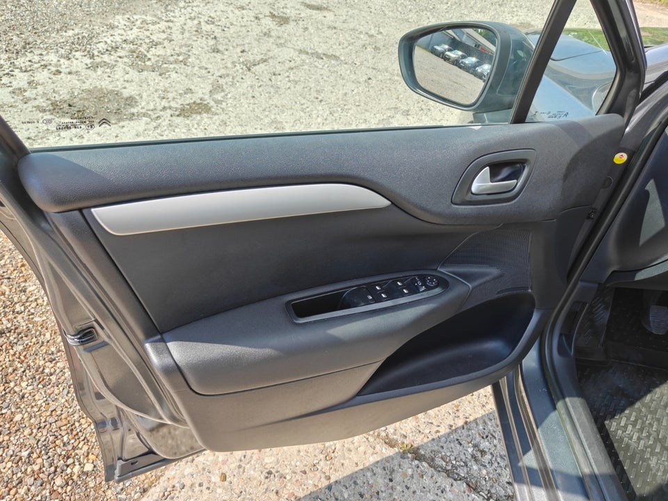 Citroën C4 1,2 PureTech 130 Attraction 5d